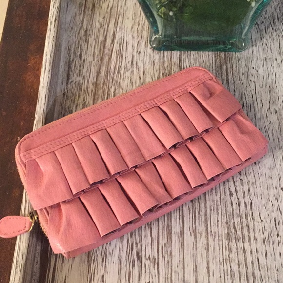 Fashion clutch/wallet 🎀 - Picture 1 of 6